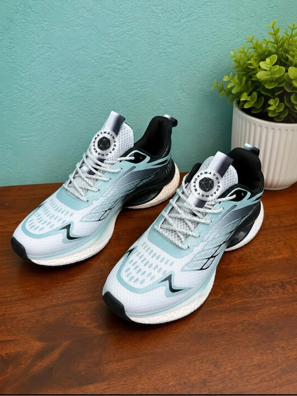 Maeharmay Running Shoes White/Mint Size 40 US 9-9.5 New